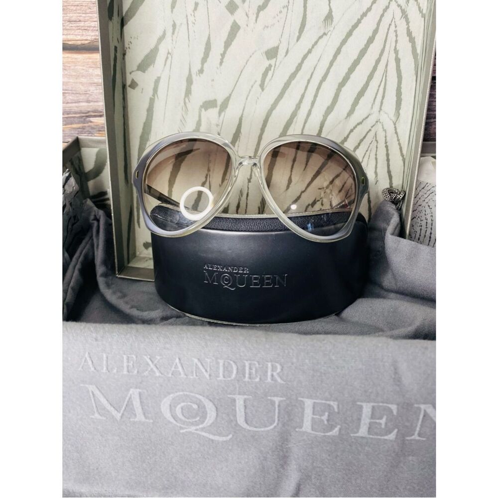 Alexander McQueen Oversized Round Sunglasses in Clear and Gray Gradient